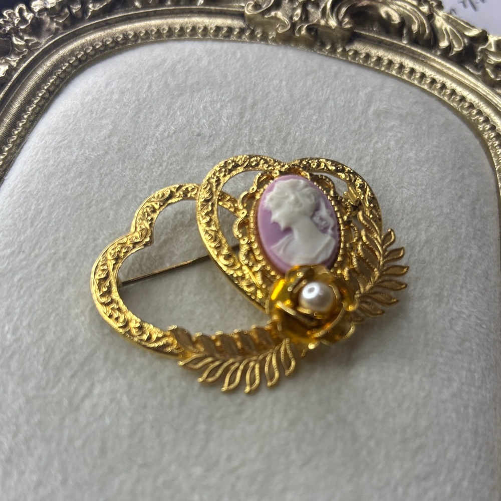 Gold tone Pink Cameo Brooch carved heart motif, seed pearl & rose accent.